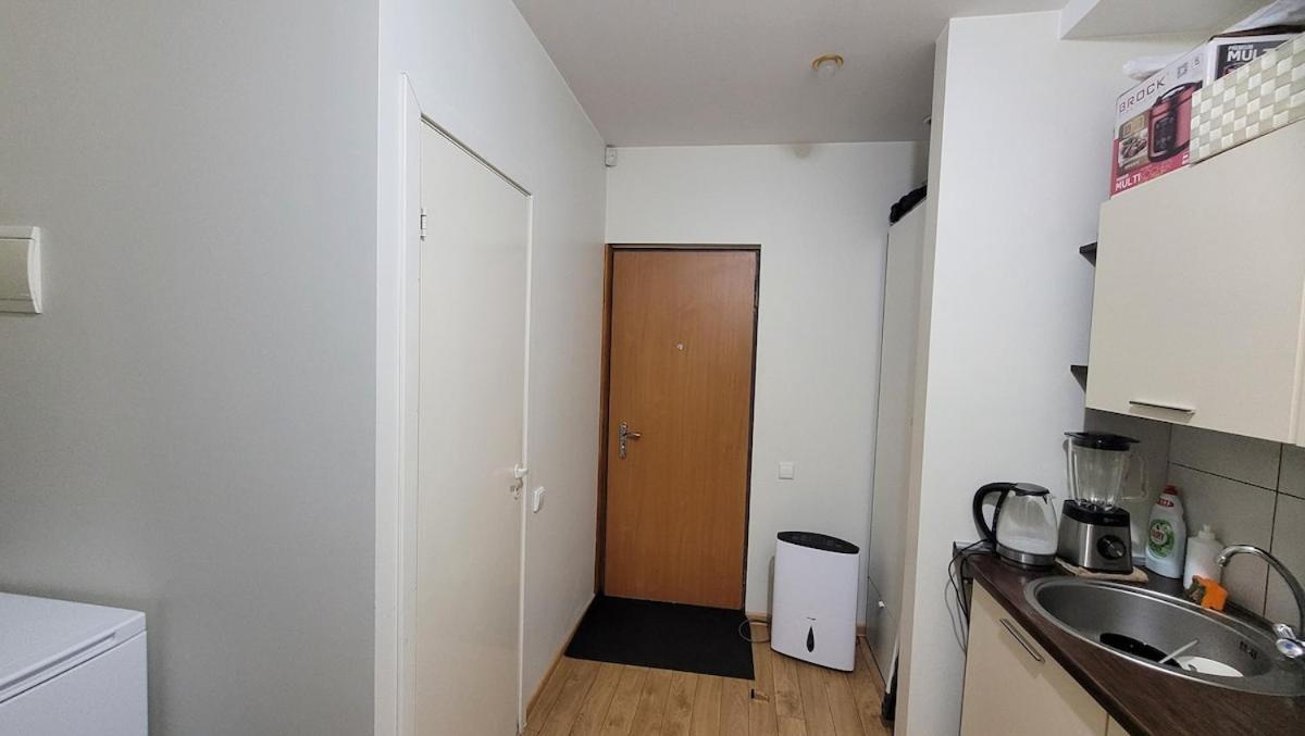 Cozy One-bedroom Apartamento *